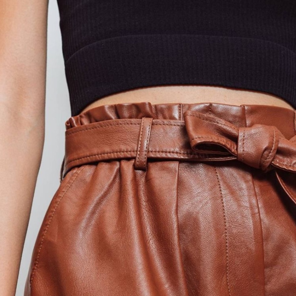 NWT FRNCH FEAUX LEATHER SHORTS SIZE SMALL DINA - Picture 8 of 8